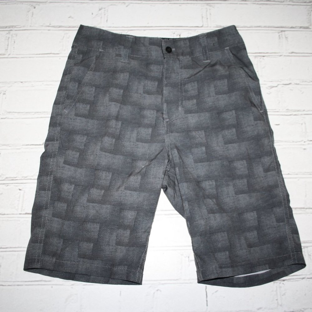 🕶️ Distortion Gray Shorts · Size Small (Boys)